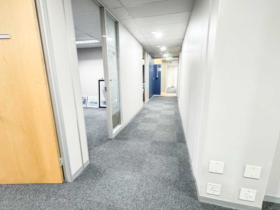To Let Commercial Property for Rent in Mowbray Western Cape